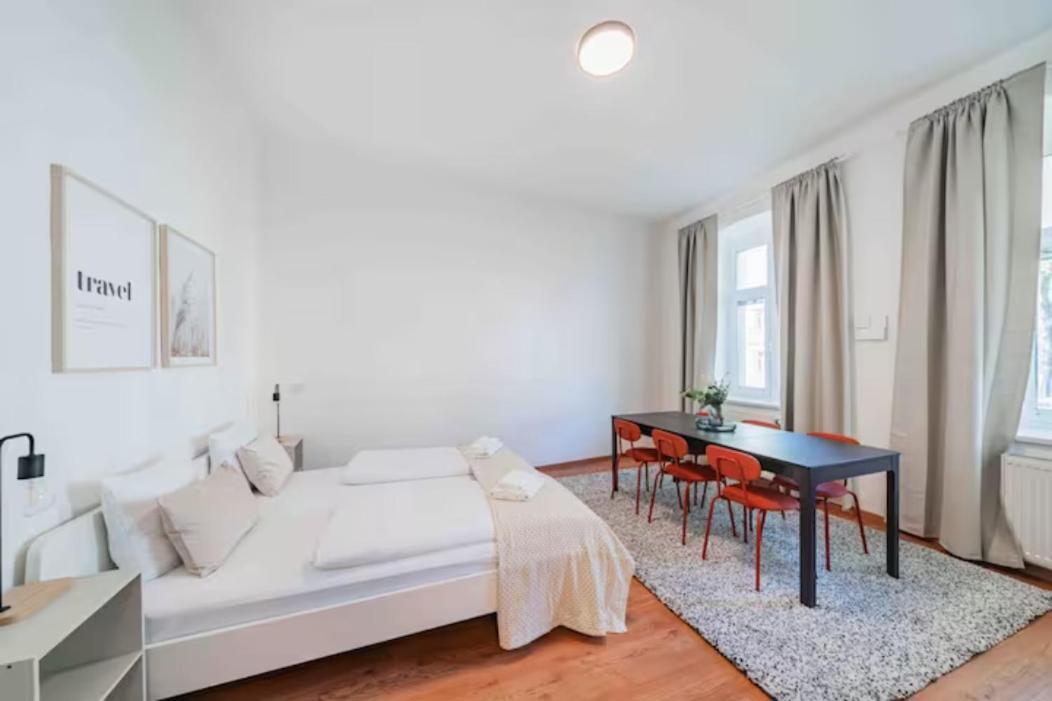Apartments Next To Schoenbrunn - Free Parking !!! Viena Exterior foto